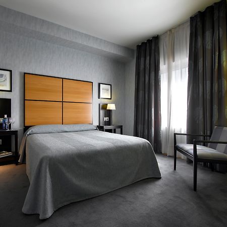 Hotel Macia Real De La Alhambra Гранада Номер фото